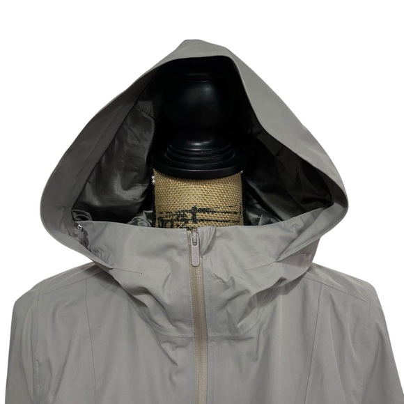 Lululemon Everyday Getaway Jacket Dark Chrome Gray Waterproof Hood Zipper Size 4 - Picture 9 of 11